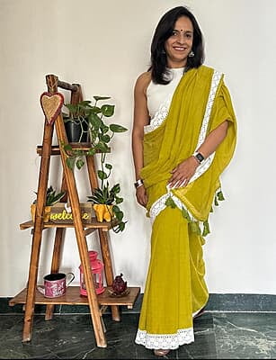Mehndi Green  Mulmul Saree with Crochete Lace Border