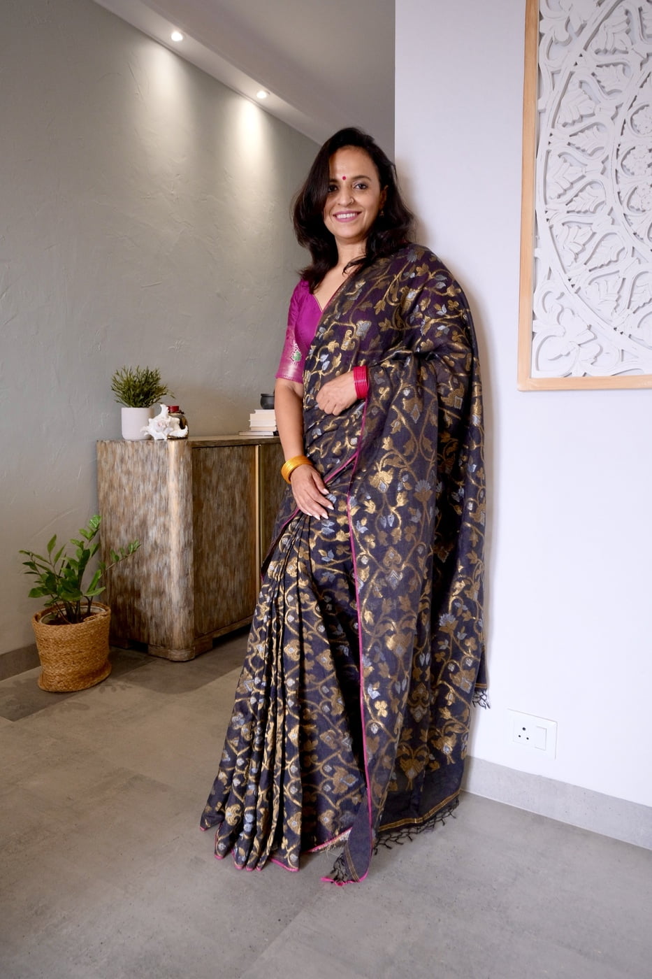 BLACK MUL TISSUE JAMDANI SAREE BLACK MUL TISSUE JAMDANI SAREE
