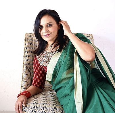 PURE HANDLOOM COTTON SAREE WITH GHICHA PALLU BOTTLE GREEN PURE HANDLOOM COTTON SAREE WITH GHICHA PALLU BOTTLE GREEN