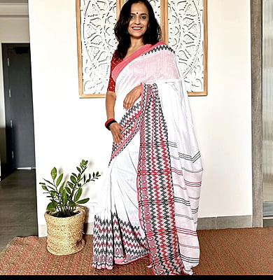 KHADI COTTON BEGUMPURI SAREE - ZIG ZAG RED & BLACK BORDER