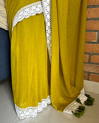 Mehndi Green  Mulmul Saree with Crochete Lace Border