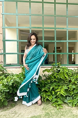 Teal  Mulmul Saree with Crochete Lace Border