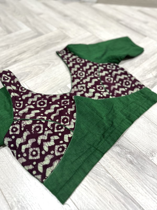 PURE SANGUDI COTTON NON PADDED BLOUSE WITH BATIK DETAILING PURE SANGUDI COTTON NON PADDED BLOUSE WITH BATIK DETAILING