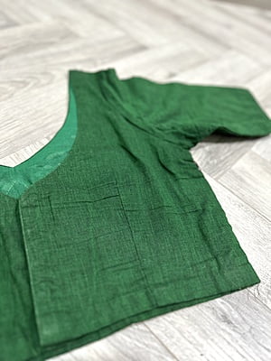 PURE SANGUDI COTTON NON PADDED BLOUSE WITH BATIK DETAILING PURE SANGUDI COTTON NON PADDED BLOUSE WITH BATIK DETAILING