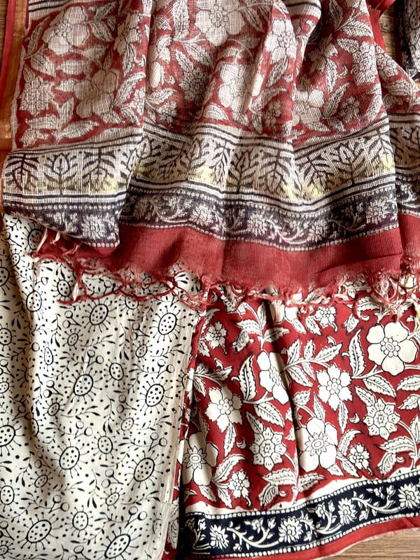 RED & BEIGE COTTON HAND BLOCK PRINT KOTA DUPATTA SET RED & BEIGE COTTON HAND BLOCK PRINT KOTA DUPATTA SET