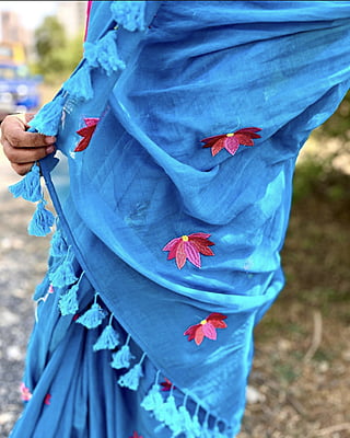 MUL COTTON LOTUS MOTIF EMBROIDERED SAREE-SKY BLUE