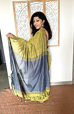 Khadi Cotton with Contrast Pallu - Mehendi Green with Grey Khadi Cotton with Contrast Pallu - Mehendi Green with Grey