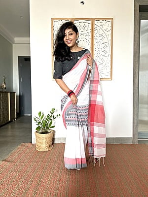 KHADI COTTON BEGUMPURI SAREE - RED & BLACK KHADI COTTON BEGUMPURI SAREE - RED & BLACK