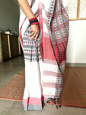 KHADI COTTON BEGUMPURI SAREE - RED & BLACK KHADI COTTON BEGUMPURI SAREE - RED & BLACK
