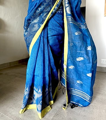 LINEN SAREE WITH JAMDANI BORDER AND PALLU - BLUE LINEN SAREE WITH JAMDANI BORDER AND PALLU - BLUE