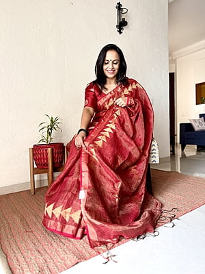 Red Jamdani Tissue Linen Saree Red Jamdani Tissue Linen Saree