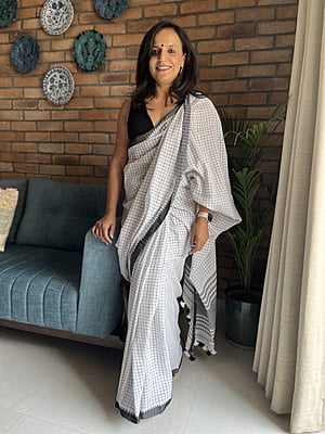 Black & White Checks Cotton Saree with Jacquard Border Black & White Checks Cotton Saree with Jacquard Border