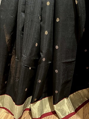 PURE HANDLOOM CHANDERI SILK SAREE - BLACK PURE HANDLOOM CHANDERI SILK SAREE - BLACK