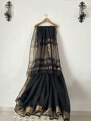 BLACK MAHESHWARI KOTA SILK SARE WITH ZARI BORDER AND PALLA BLACK MAHESHWARI KOTA SILK SARE WITH ZARI BORDER AND PALLA